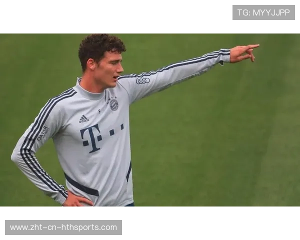 帕瓦尔在训练中练习无球跑动，回归节奏明显